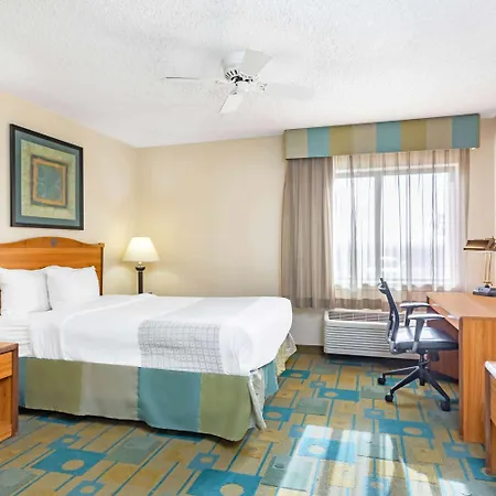 La Quinta By Wyndham El Paso East Hotel Exterior photo