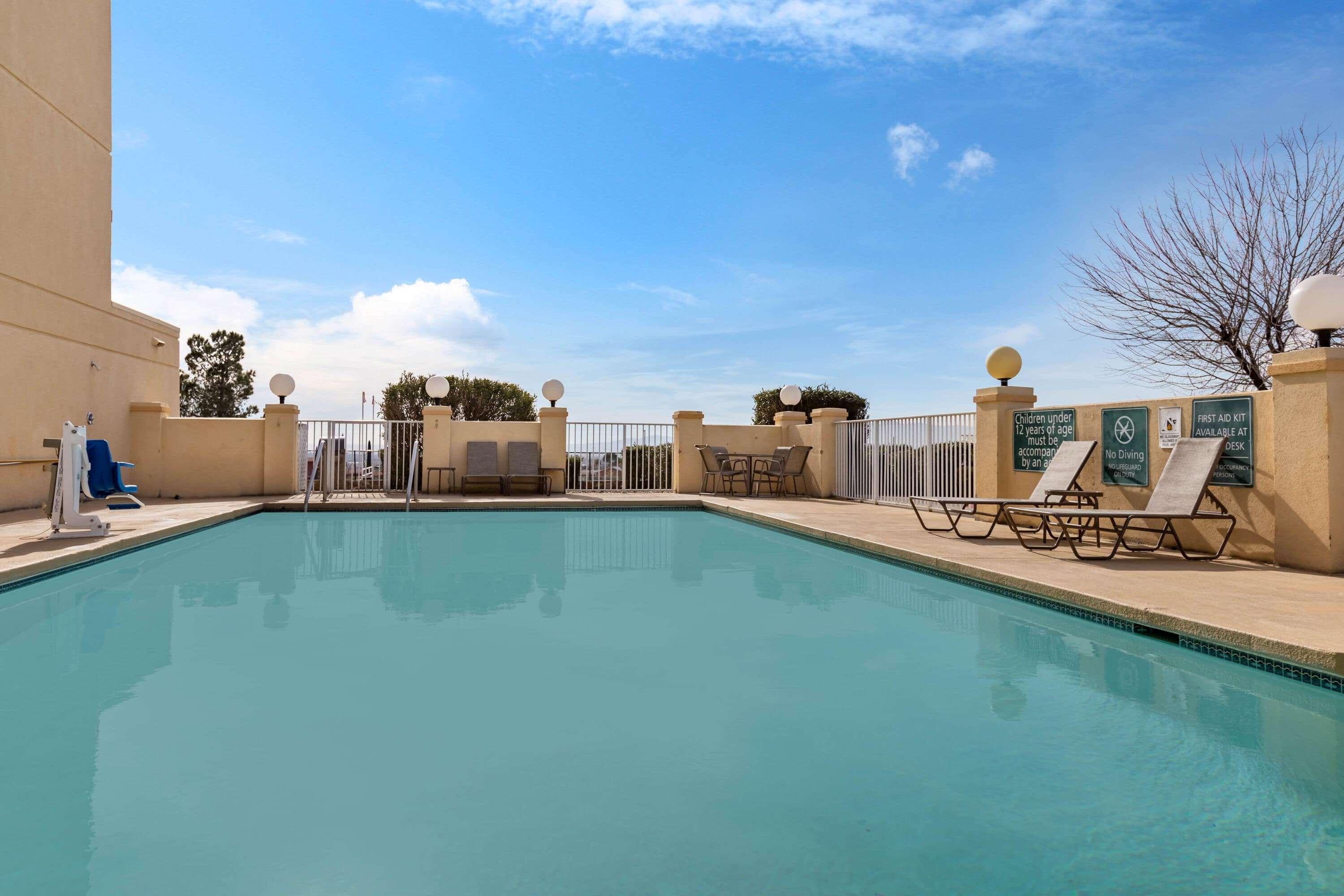 La Quinta By Wyndham East
